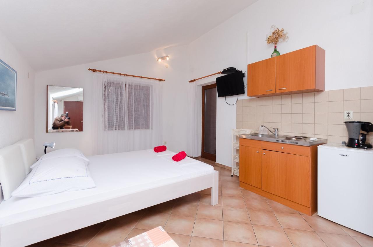 Apartments Sanja Сибин Кръмпотски Екстериор снимка