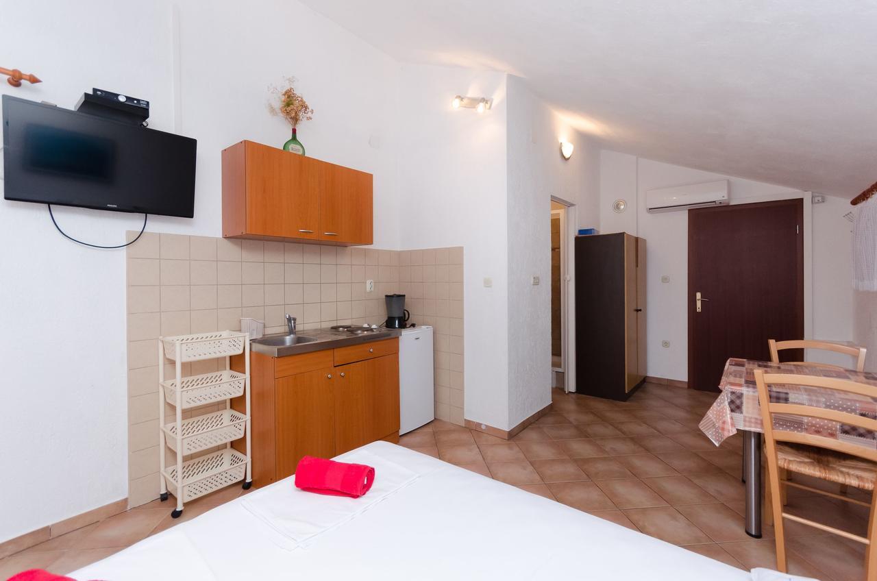 Apartments Sanja Сибин Кръмпотски Екстериор снимка