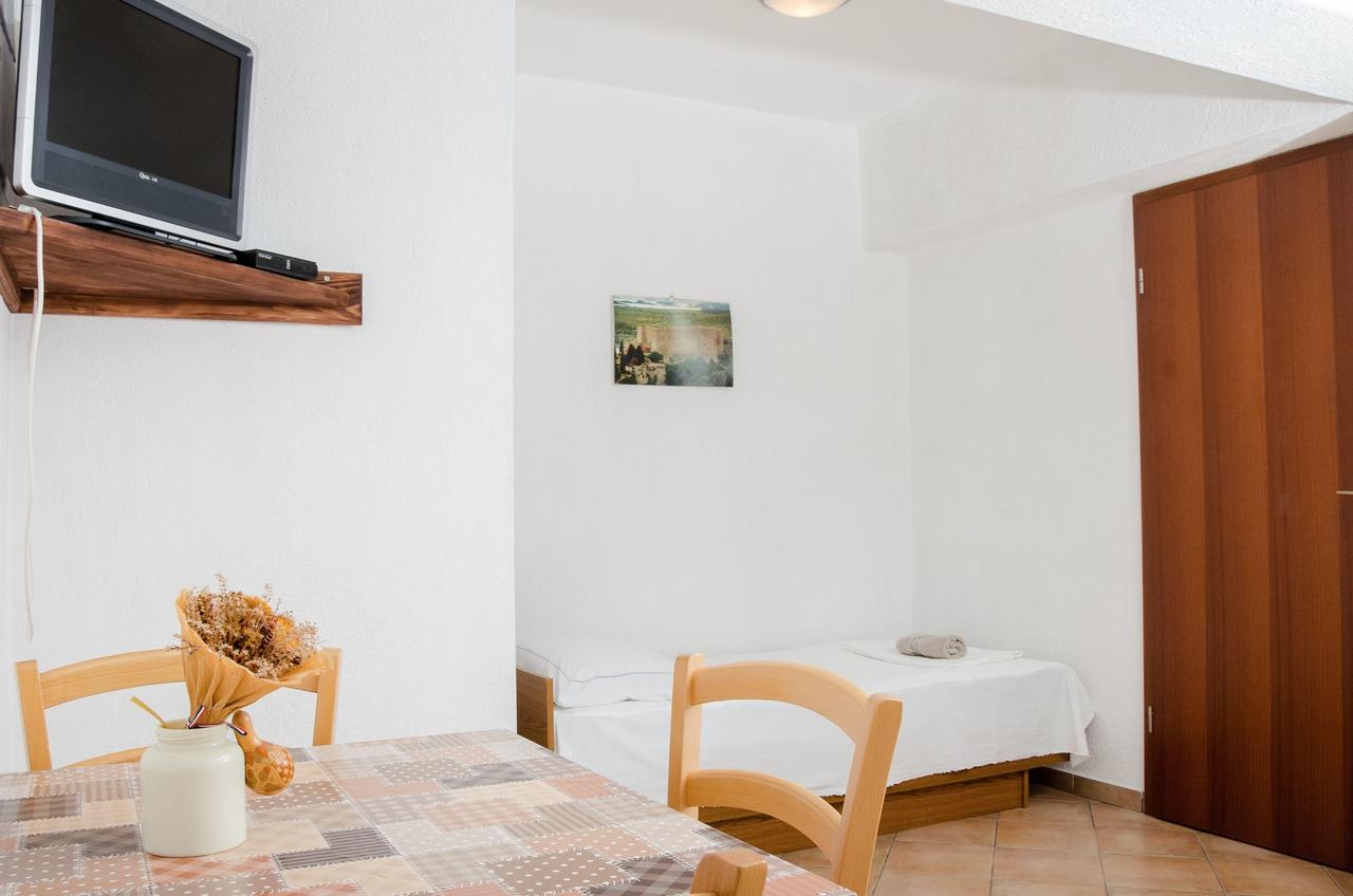 Apartments Sanja Сибин Кръмпотски Екстериор снимка